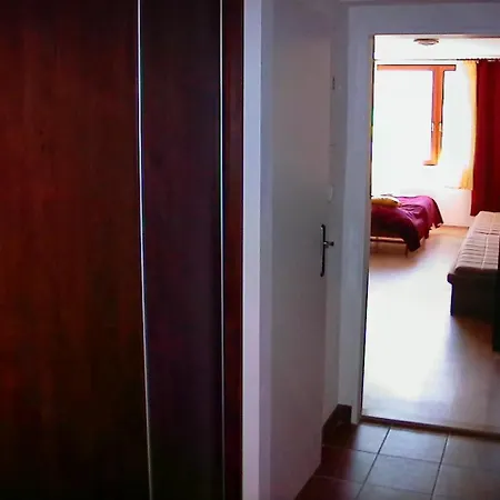 Little Mountain アパート *